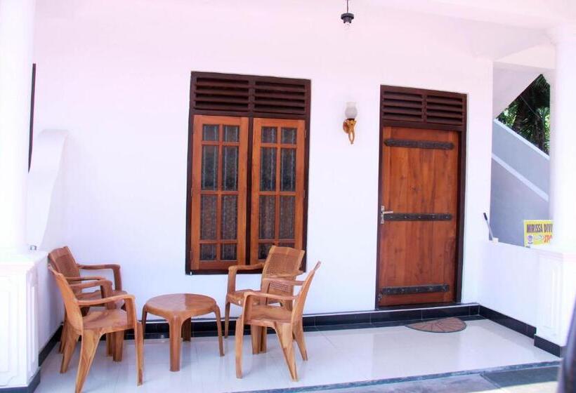 Номер Стандарт Вид на Бассейн, Liyanage Resort
