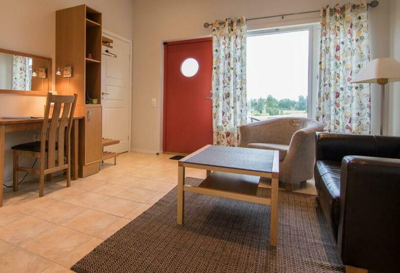 Четырехместный Номер Стандарт, Tomelilla Golf Hotell
