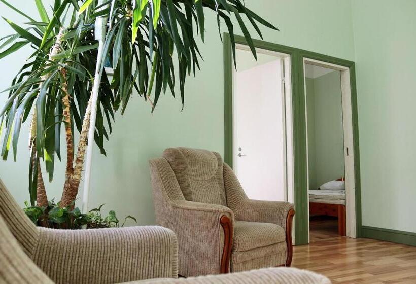 سوییت خانوادگی, Hostel Lõuna