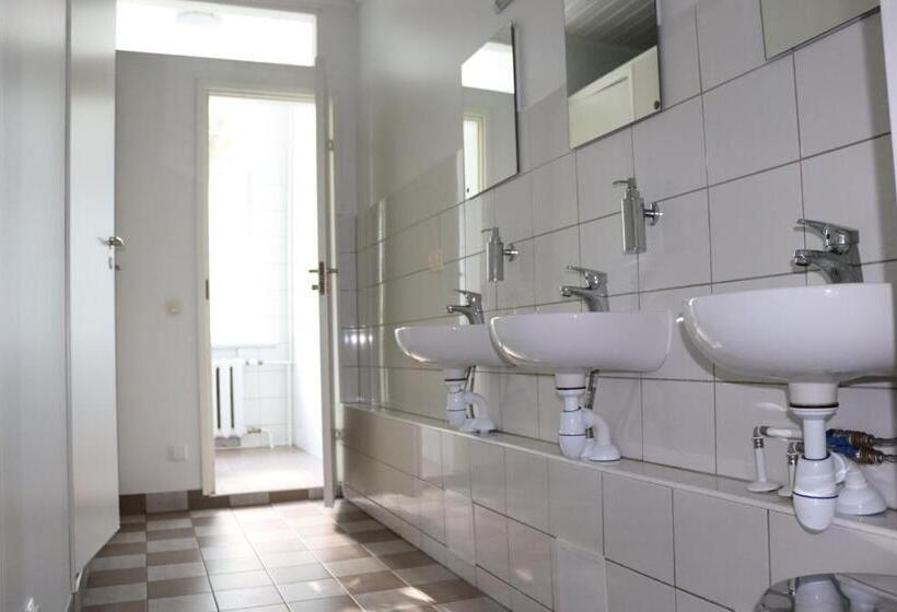 اتاق خانوادگی با سرویس بهداشتی مشترک, Hostel Lõuna