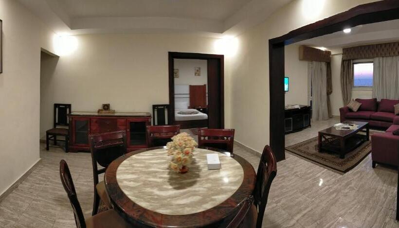 آپارتمان 3 خوابه با چشم‌انداز دریا, 26th Of July Apartments