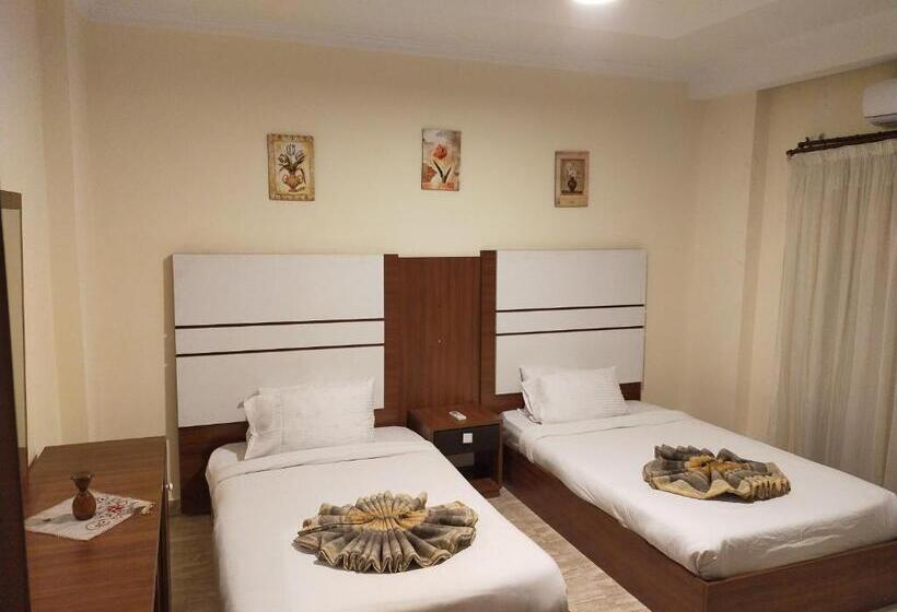 آپارتمان 3 خوابه با چشم‌انداز دریا, 26th Of July Apartments