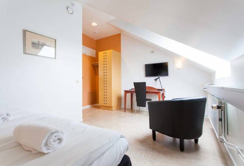 Номер Стандарт Совместная Ванная, Pronova Hotell & Vandrarhem