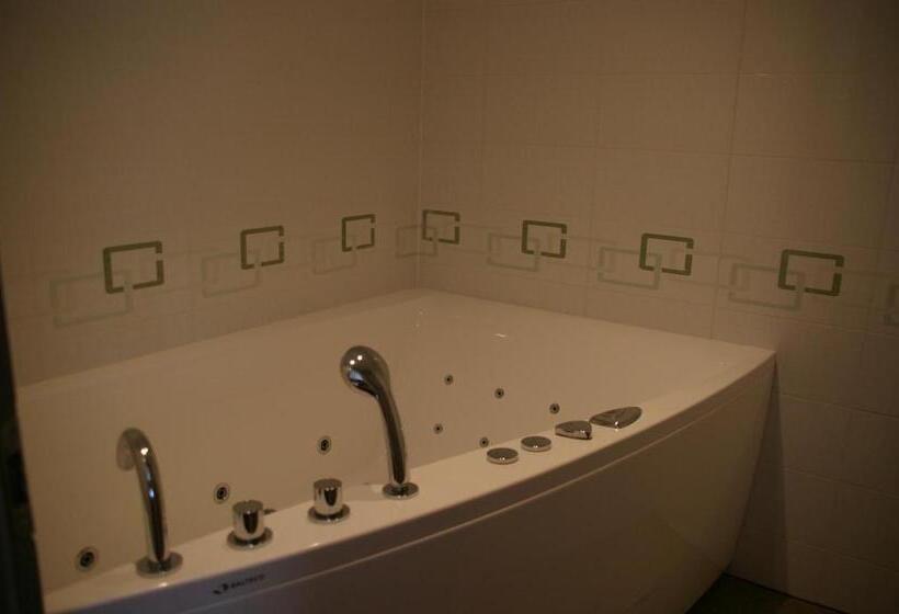 سوییت جونیور, Tehvandi Hotell
