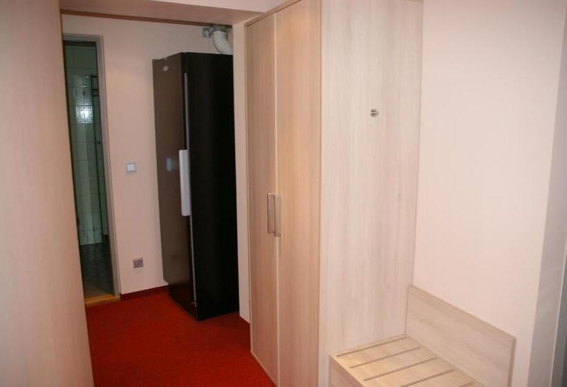 سوییت جونیور, Tehvandi Hotell