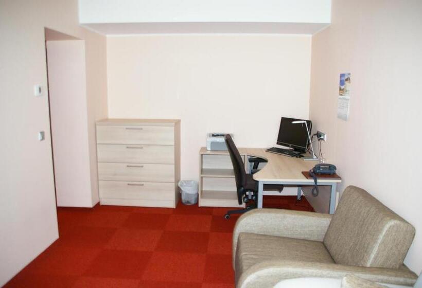 سوییت جونیور, Tehvandi Hotell