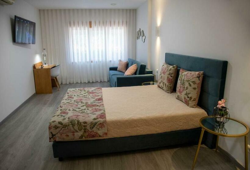 جناح عائلي, Marisol