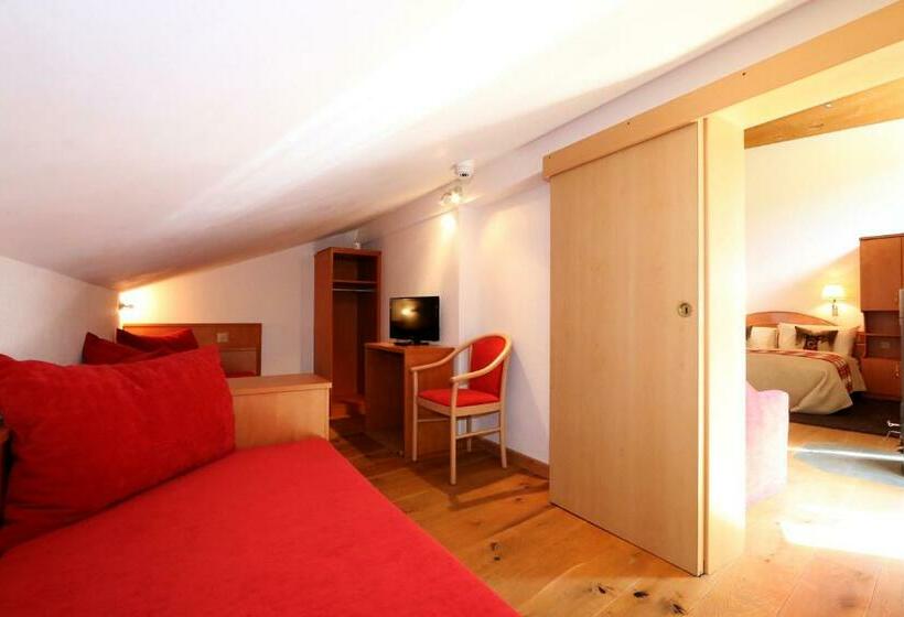 سوییت خانوادگی, Amber Ski In/out Hotel & Spa