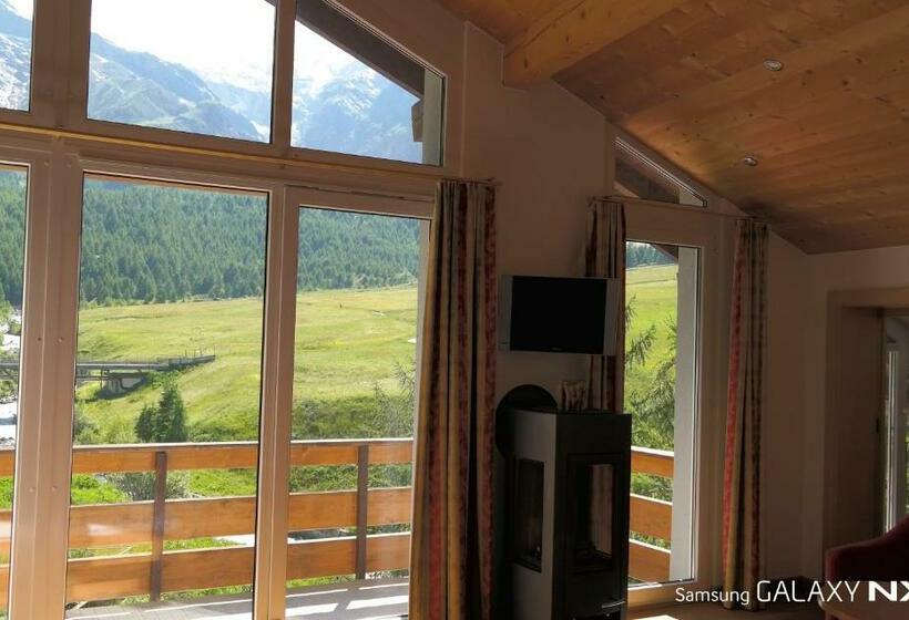 سوییت خانوادگی, Amber Ski In/out Hotel & Spa