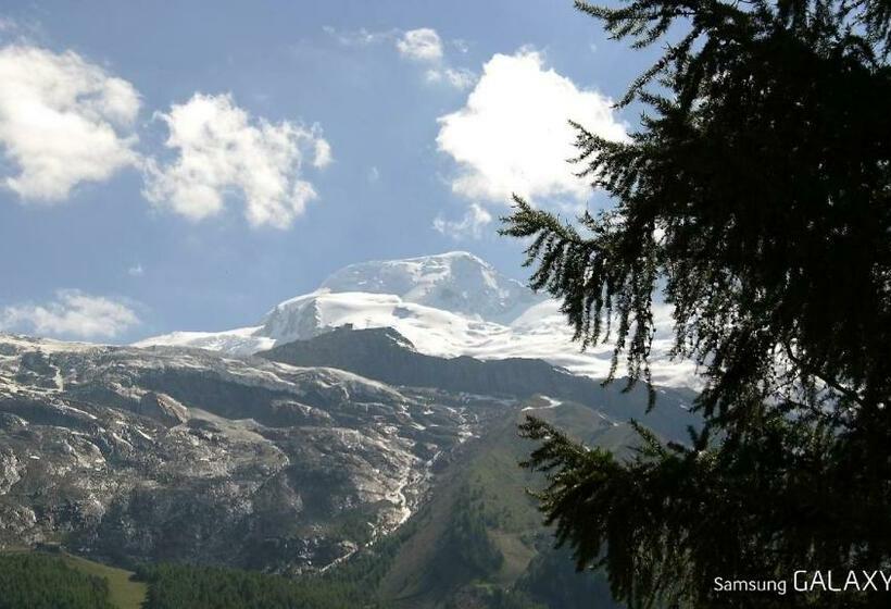 سوییت خانوادگی, Amber Ski In/out Hotel & Spa