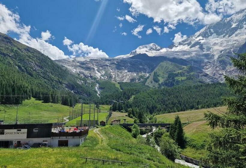 سوییت خانوادگی, Amber Ski In/out Hotel & Spa