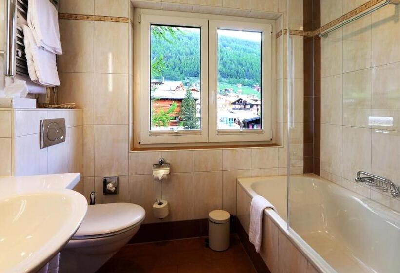 اتاق خانوادگی, Amber Ski In/out Hotel & Spa