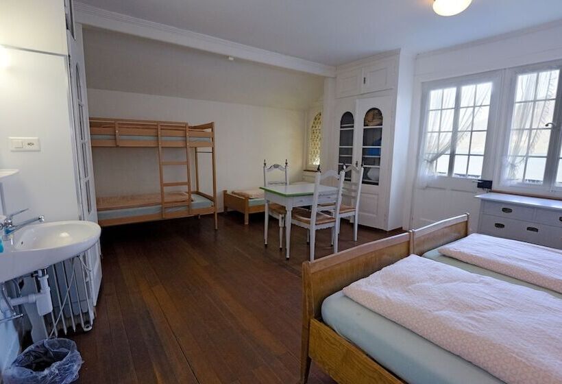 Номер Стандарт Четырехместный Совместный Санузел, Leissigen Youth Hostel