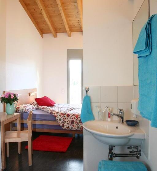 اتاق اکونومی با حمام مشترک, Lugano Savosa Youth Hostel