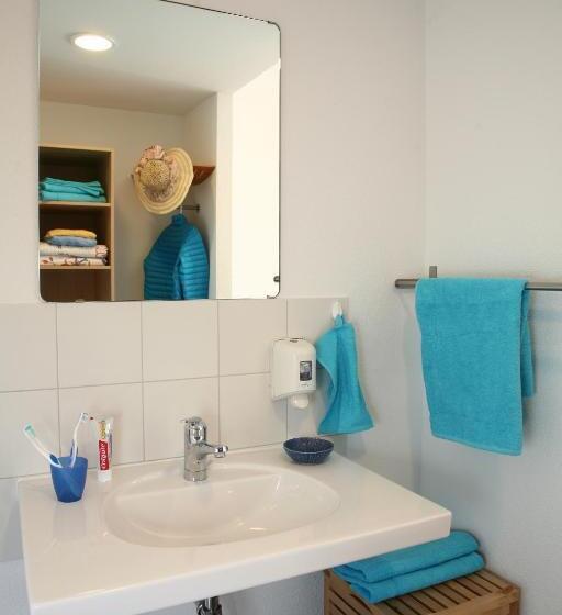اتاق استاندارد با سرویس بهداشتی مشترک, Lugano Savosa Youth Hostel