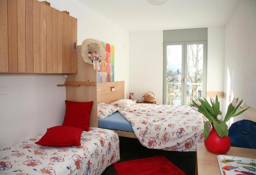 اتاق چهار تخته با دستشویی مشترک, Lugano Savosa Youth Hostel