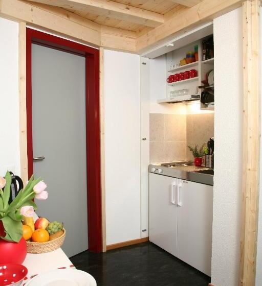 اتاق سوپریور چهار تخته, Lugano Savosa Youth Hostel