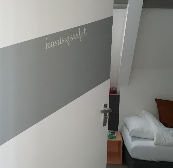 标准单人间, B&b Bovenweg