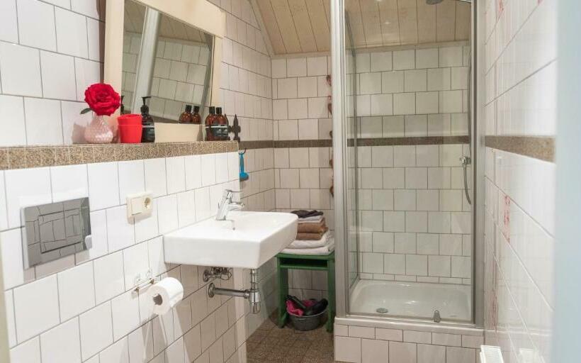 Семейный Номер, B&b De Ouw Skuur