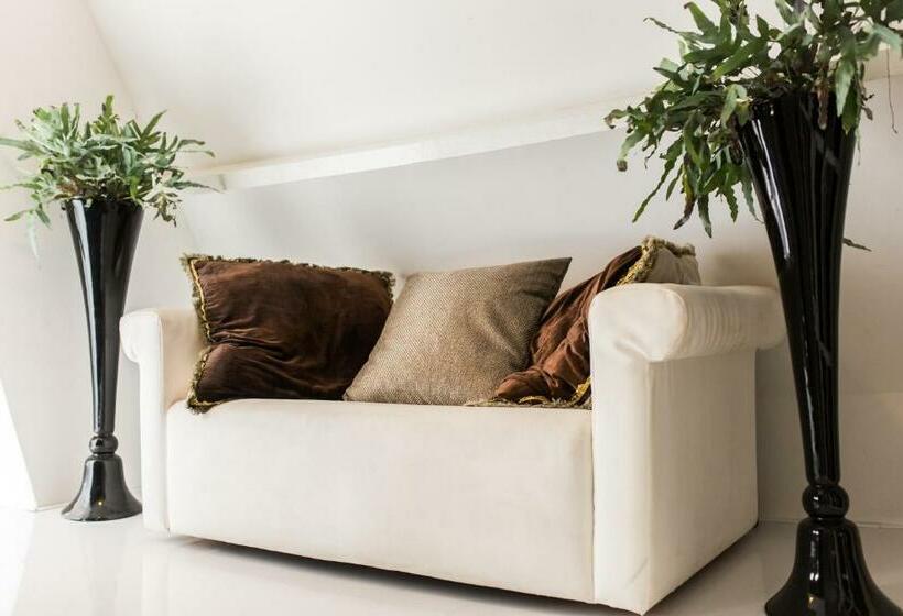 Люкс, Design B&b Naarden Vesting
