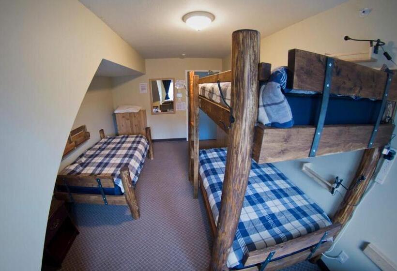 Quarto Estandar Banheiro Compartilhado, Squamish Adventure Inn