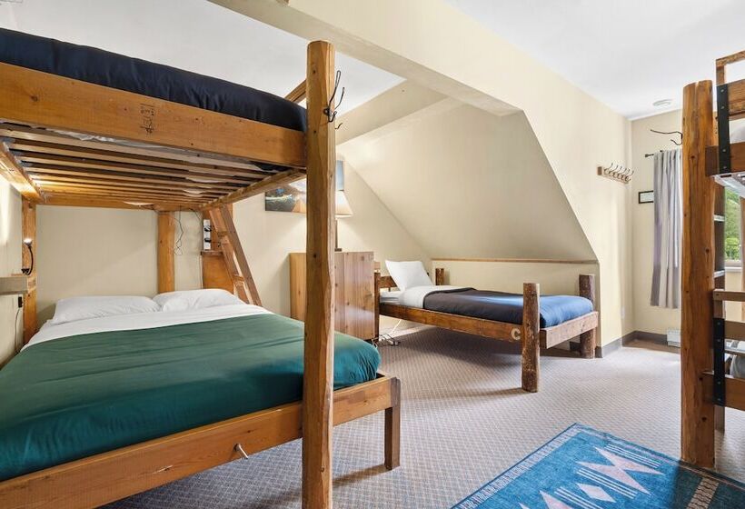 Quarto Estandar Banheiro Compartilhado, Squamish Adventure Inn