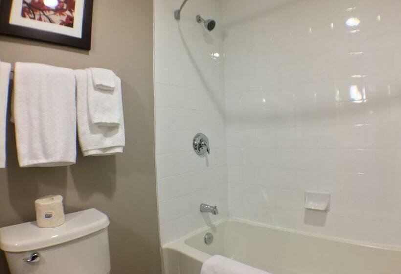 غرفة قياسية سرير كينج, Super 8 By Wyndham Kapuskasing