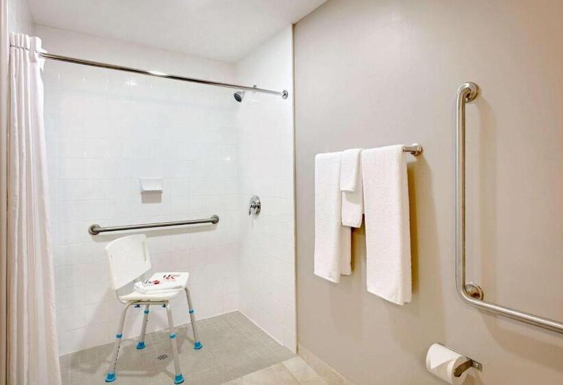 غرفة قياسية لذوى الاحتياجات الخاصة, Super 8 By Wyndham Kapuskasing