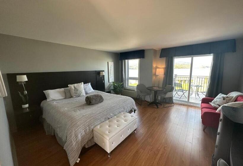 سوییت لوکس, Motel Le Point De Vue
