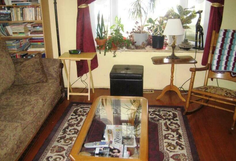 Номер Стандарт, Phoenix House B&b