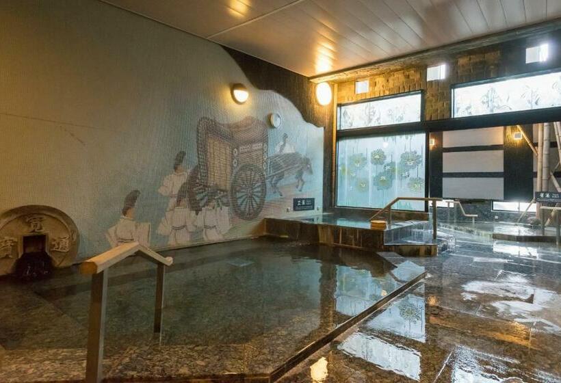 Четырехместный Номер Стандарт, Awara Grand