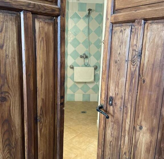 חדר סטנדרט מותאם לאדם עם מוגבלויות, Casa Aire De Lecrin