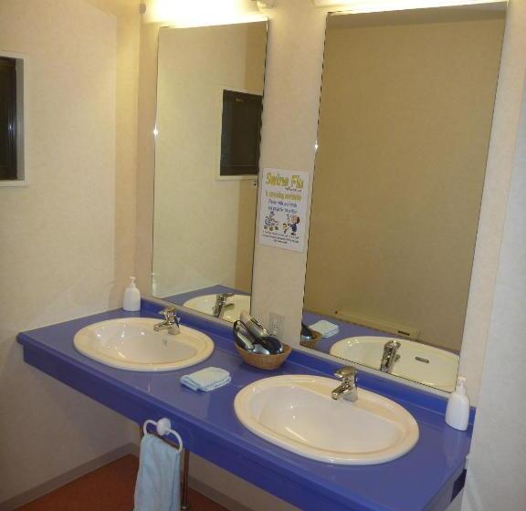 标准四人间共用浴室, K S House Hakuba Alps   Travelers Hostel