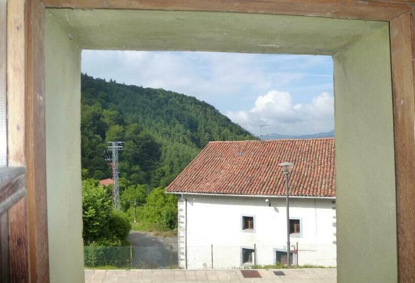 Четырехместный Номер Стандарт, Albergue Ambiental De Beizama   Beizamako Aterpetxea