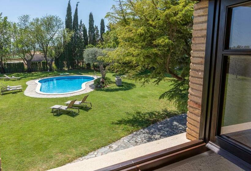 جناح جونيور مطلّ علي حمام السباحة, Somnis De L´empordà