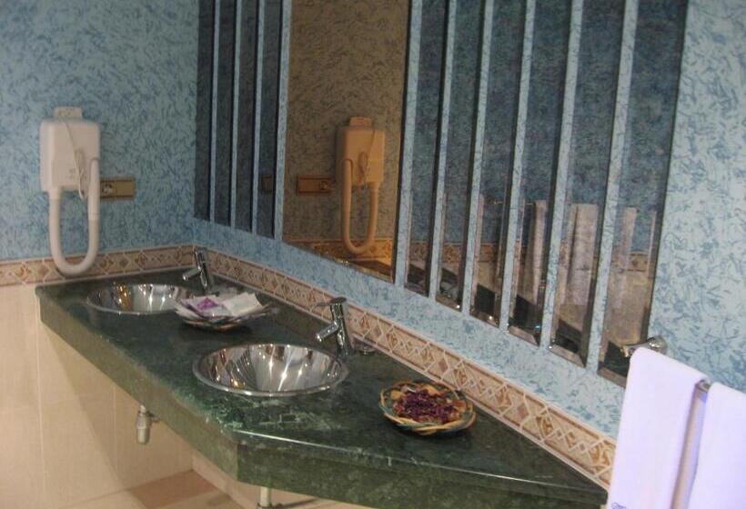 디럭스 스위트, Motel Caldas