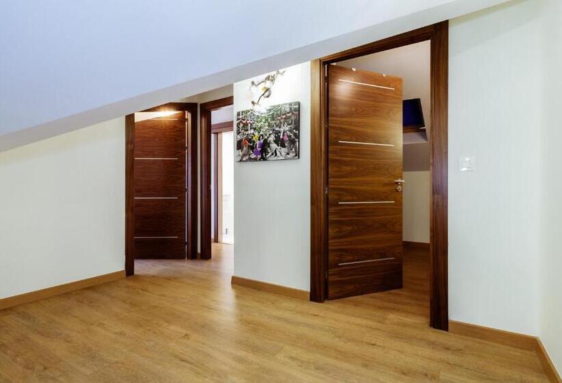 اتاق خانوادگی, Hostal Arriola