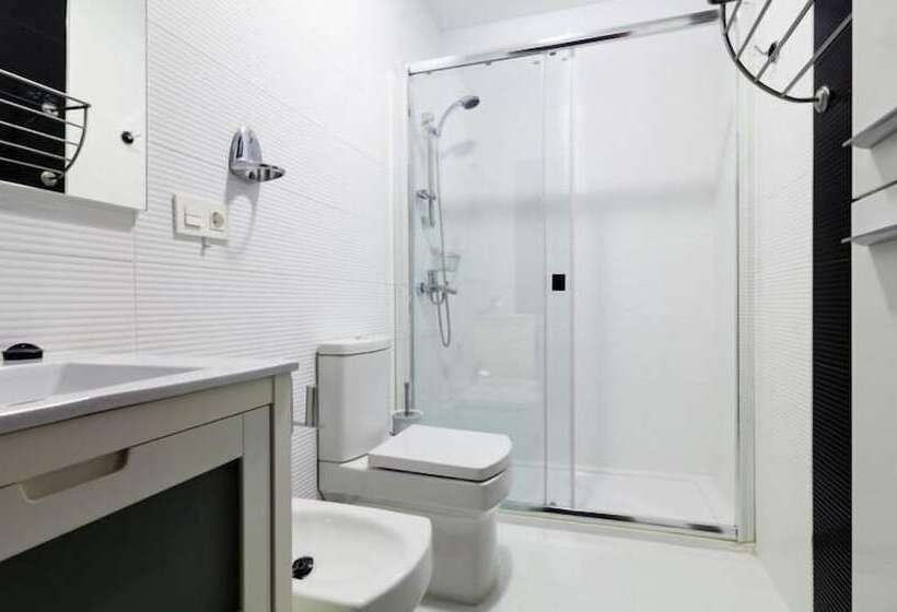 اتاق استاندارد یک نفره, Hostal Arriola