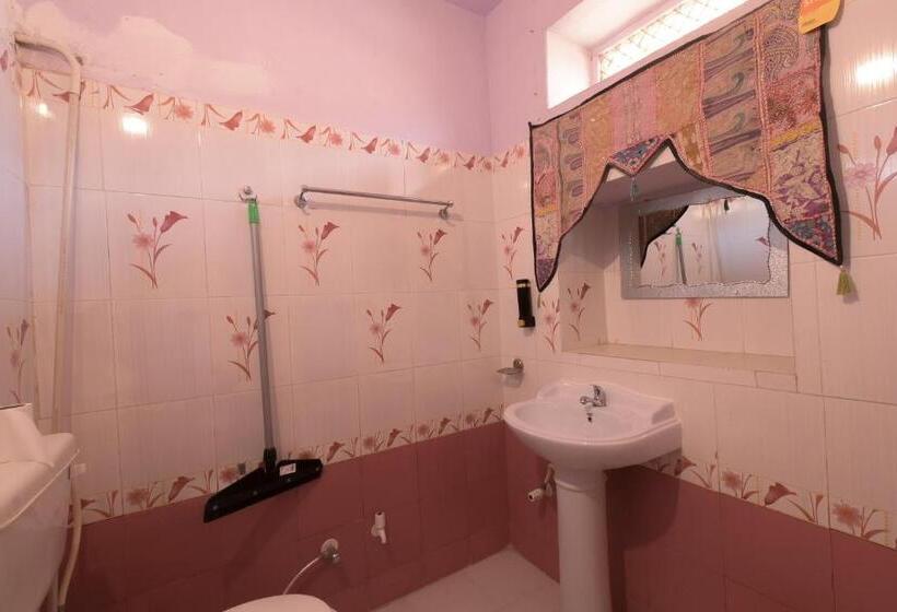 Quarto Estandar, Renuka