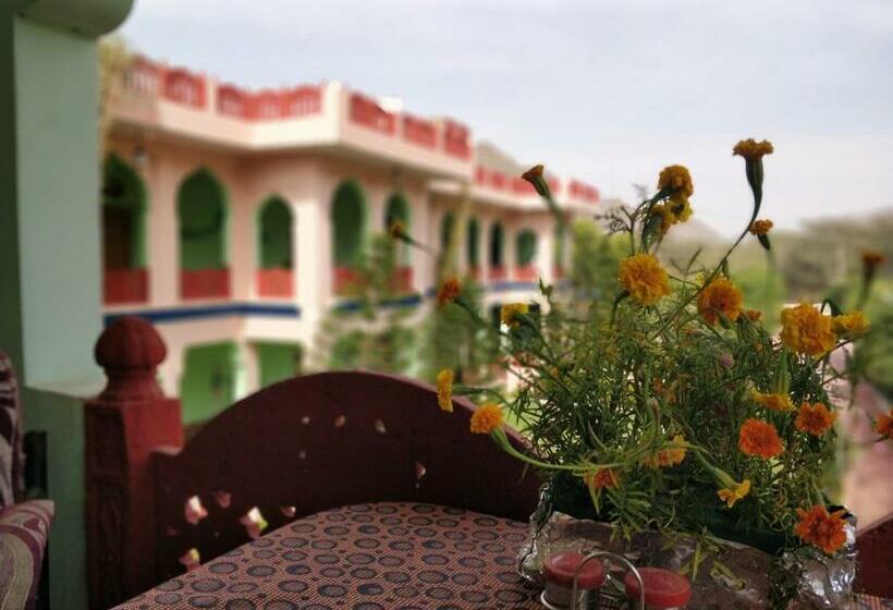 اتاق لوکس, Prem Villas Pushkar