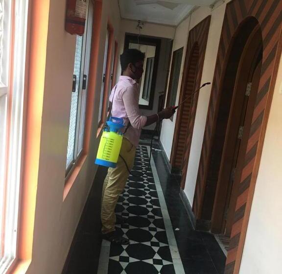 经典四人房间, Shri Swarna S Palace   A Business Class