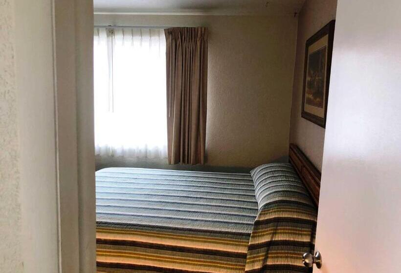 Семейный Номер, Bristlecone Motel