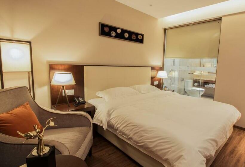 Quarto Estandar, Milton