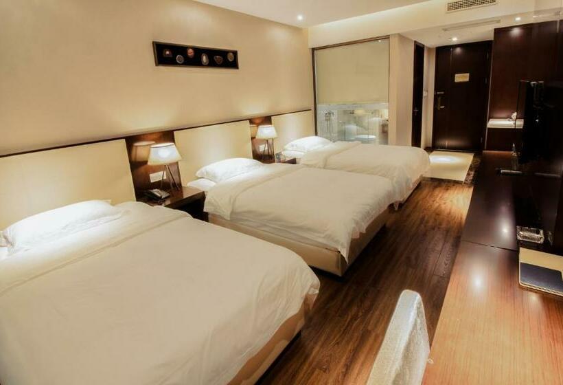 Quarto Triplo Estandar, Milton