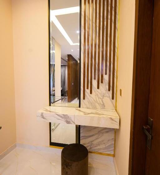 سوییت سوپریور, Pavilion Suites   Premium Aparthotel In Bahria Town