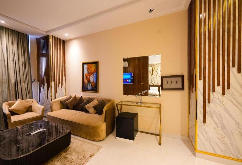 سوییت سوپریور, Pavilion Suites   Premium Aparthotel In Bahria Town