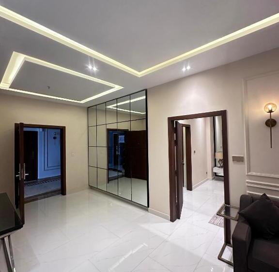 سوییت خانوادگی, Pavilion Suites   Premium Aparthotel In Bahria Town