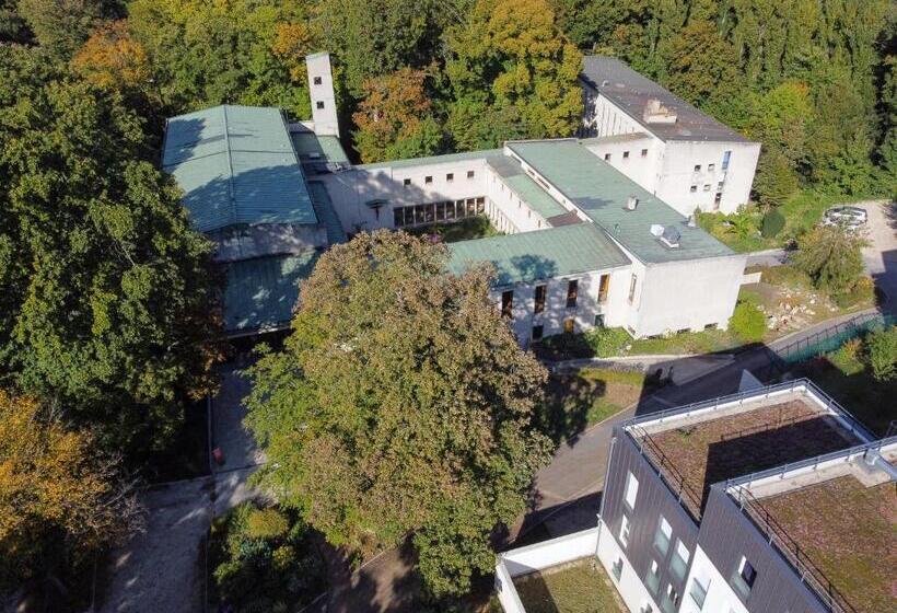 Одноместный Номер Вид на Сад, Maison D Accueil Franciscaine