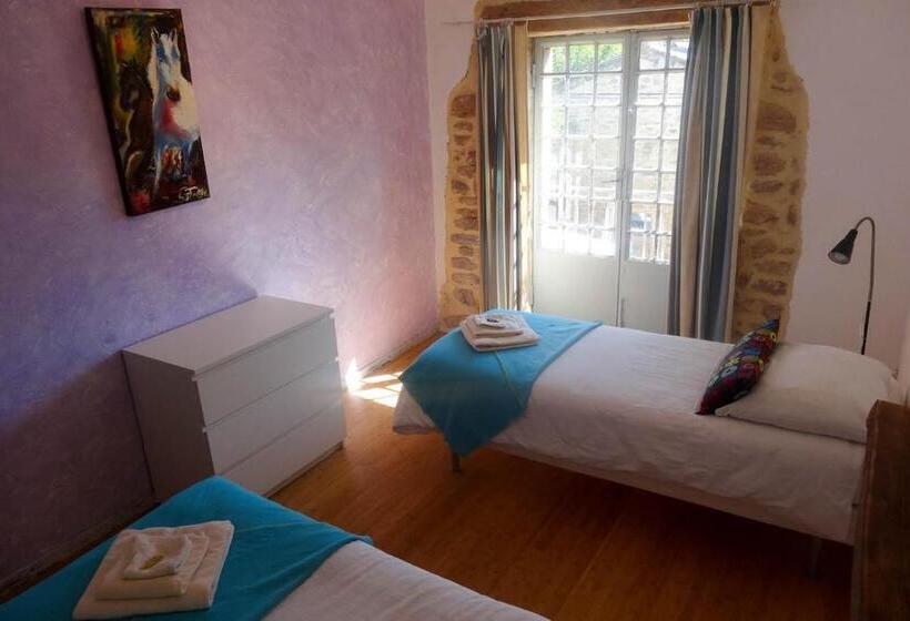Апартаменты 3 Спальни, Mas De La Rivoire B&b