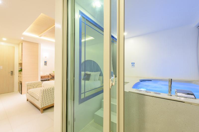 Номер Deluxe с Гидромассажем, Costa Village Bangsaray